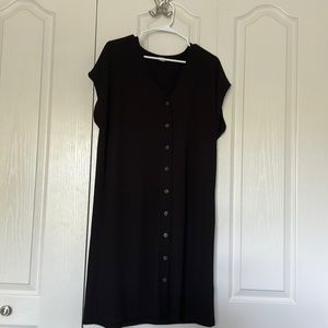 Black ribbed buttons down dress